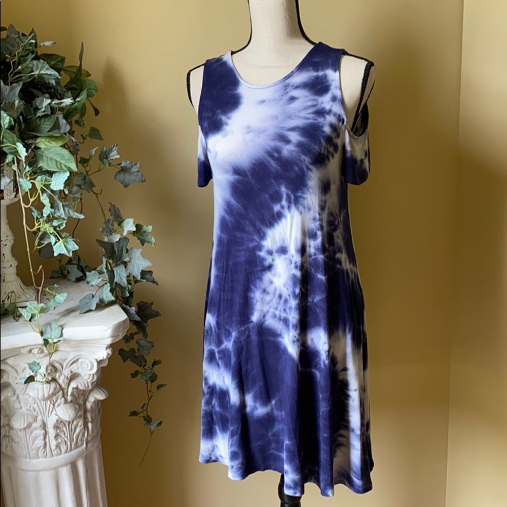 Alya tie dye cold shoulder dress